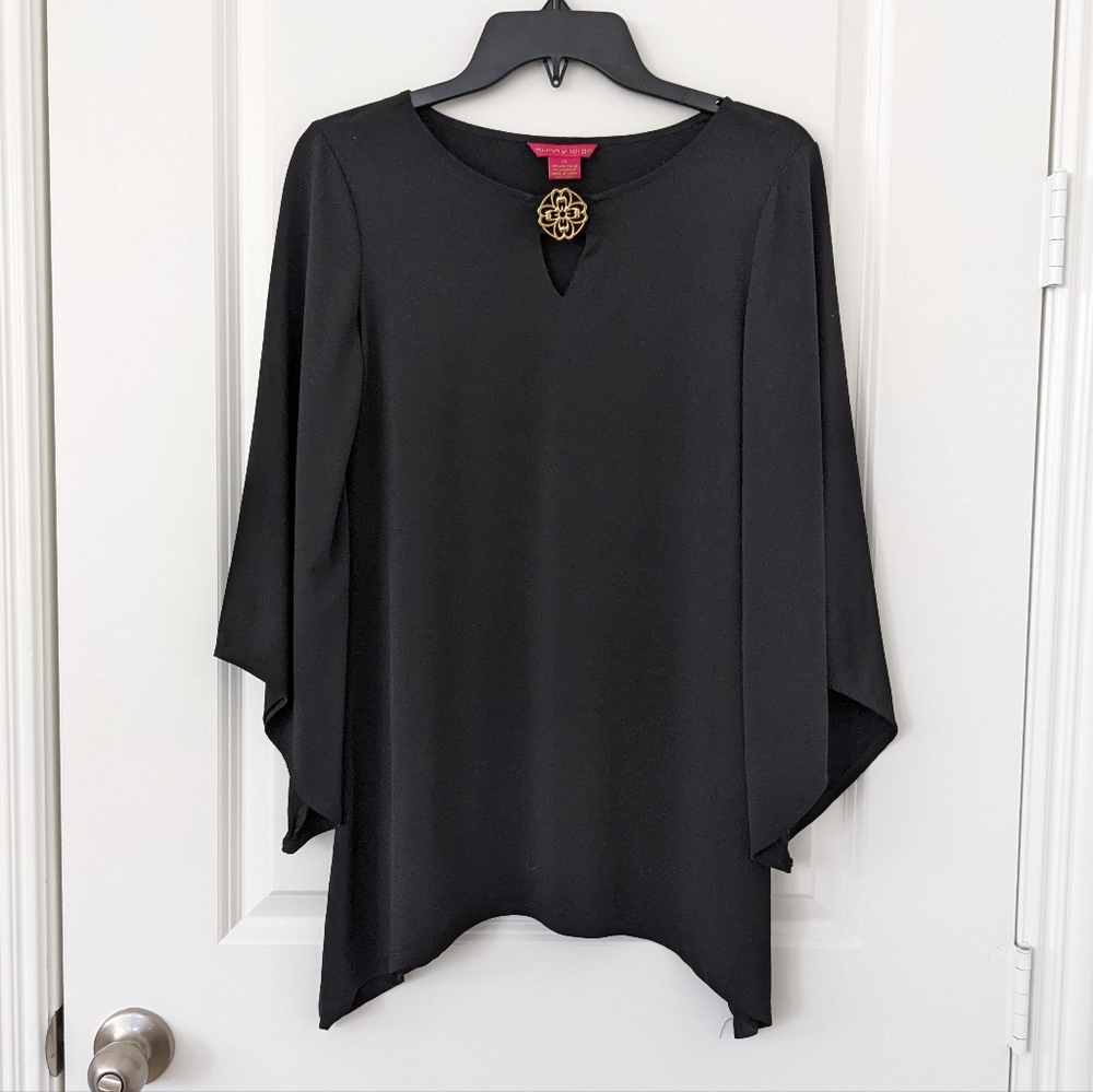2/$10🔥Sunny Leigh XS Flare Bell Sleeves Black Boho Blouse with Gold Embellishm…